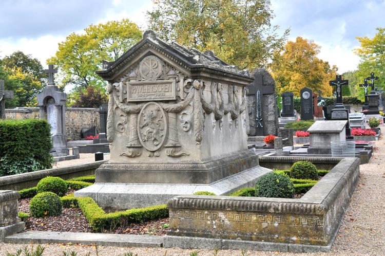 Paul_Eyschen_tomb_01.jpg