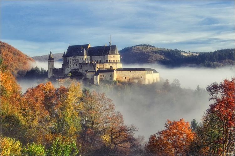 ViandenCastle_autumm-1-von-1-scaled.jpg